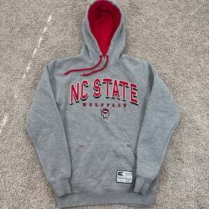 NC State Wolfpack Hoodie Mens Small Gray Colosseum NCAA Pullover Sweatshirt EUC